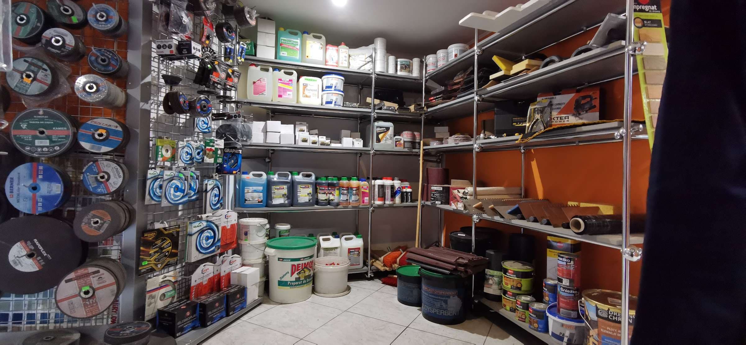 Materiały i narzędzia budowlane