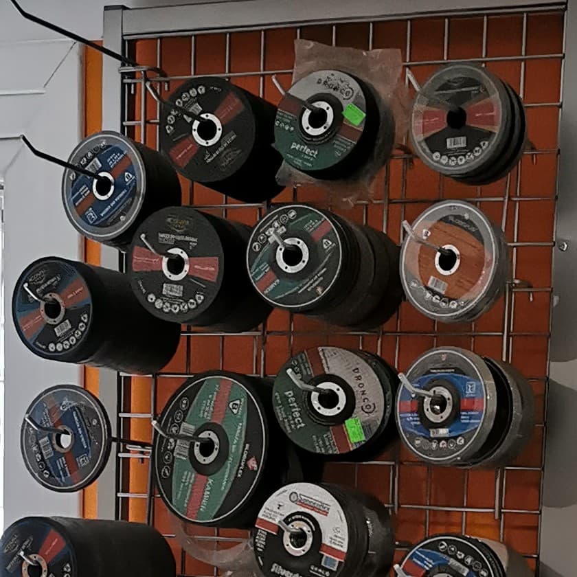Zdjecie asortymentu sklepu w tym tarcz do szlifierek kątowych